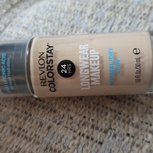 REVLON BRAND WOMEN'S COLORSTAY LONGWEAR MAKEUP FOUNDATION #110 IVORY BUNDLE-3 - Picture 4 of 7